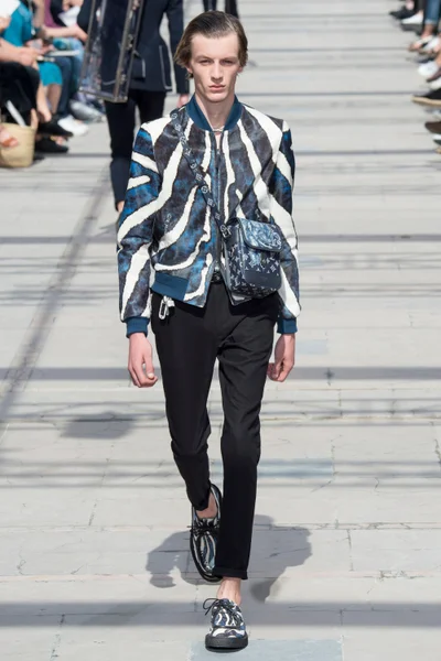 Look 38
